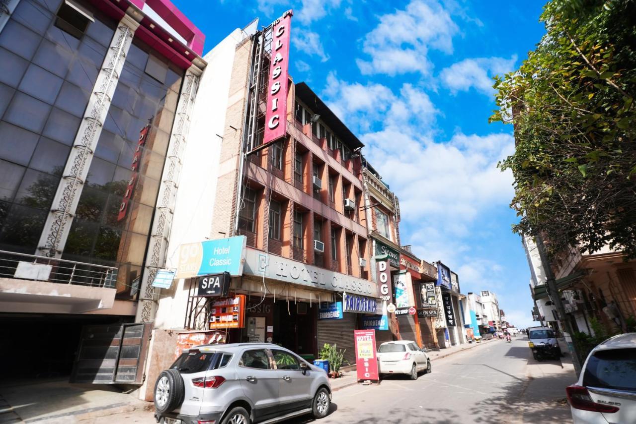 Hotel Classic New Delhi Exterior photo
